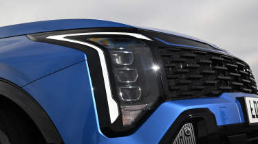 Kia Sportage UK - front light